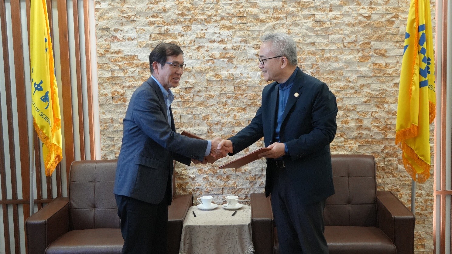 本校與國家圖書館簽定舊籍與文獻資料數位化合作協議02