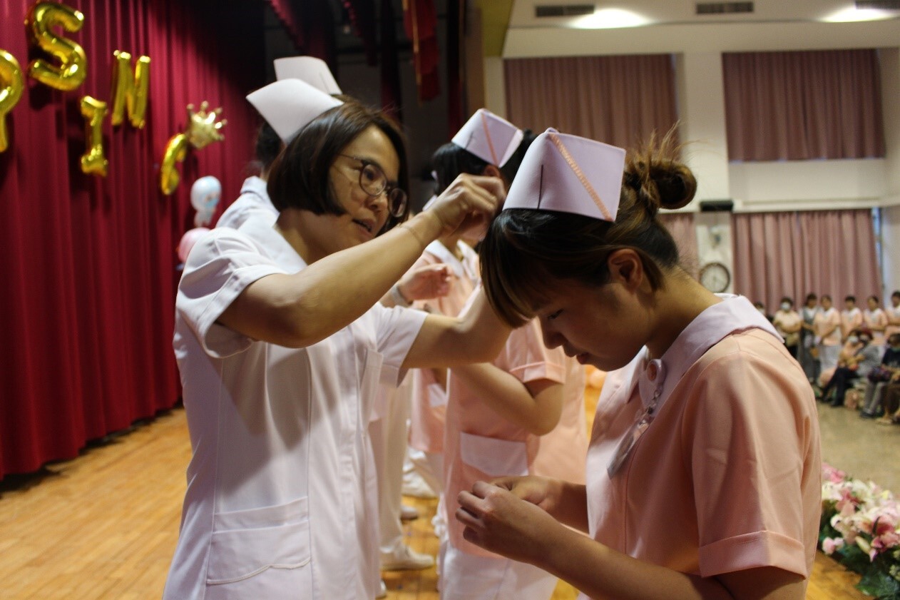 準護理師們加冠