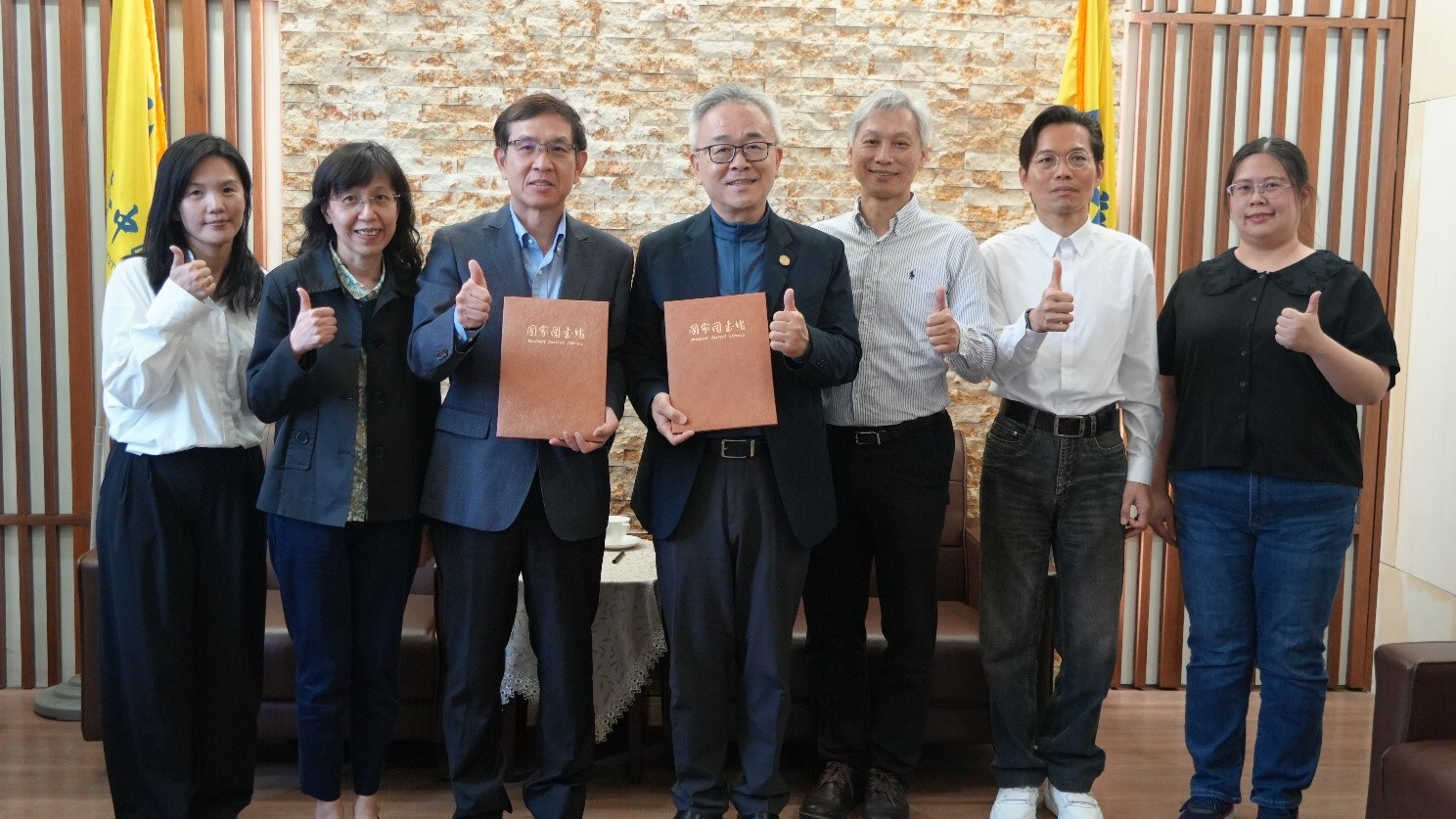 本校與國家圖書館簽定舊籍與文獻資料數位化合作協議04
