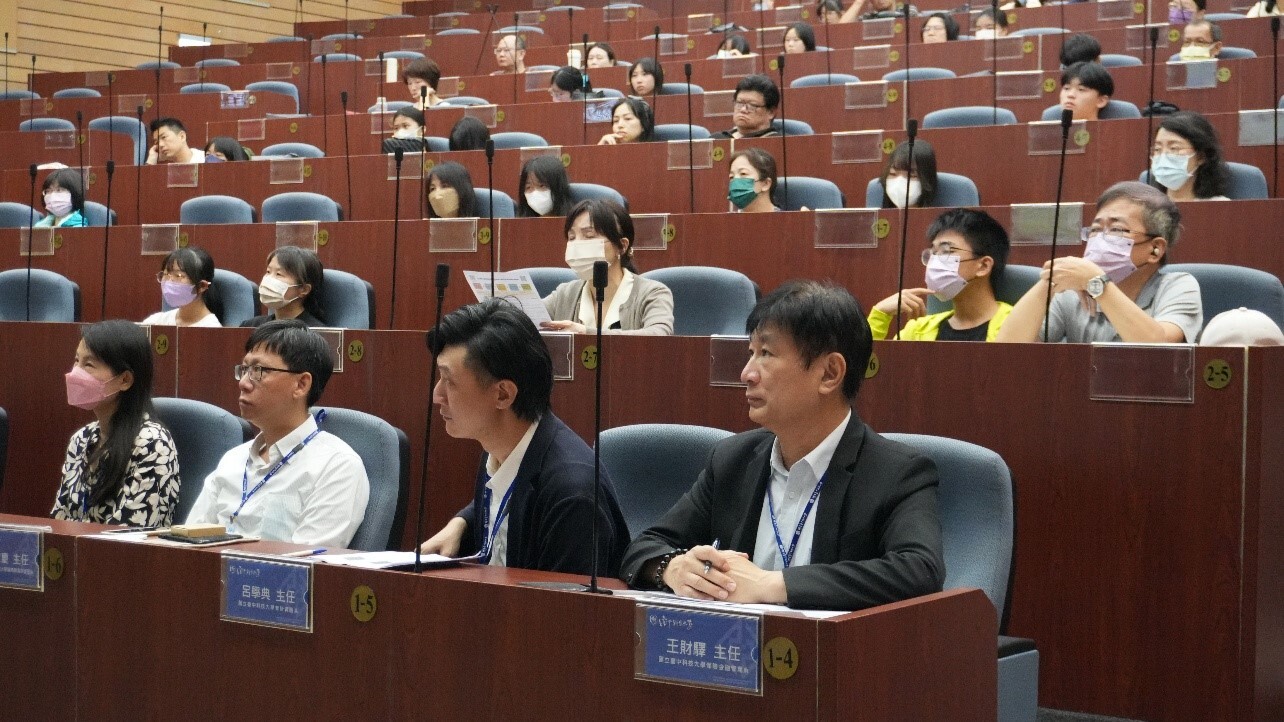 校長陳同孝的二位女兒皆選擇五專，堪稱五專優勢成功案例。