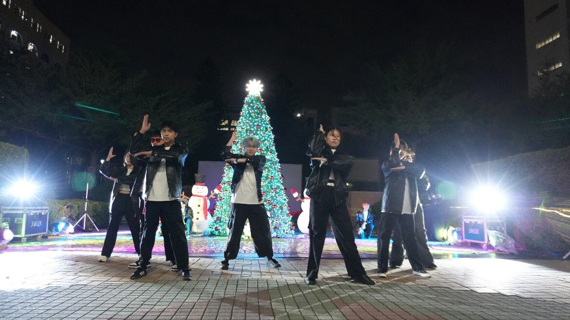 本校聖誕點燈祈福活動12月18日晚間於三民校區花園廣場舉行