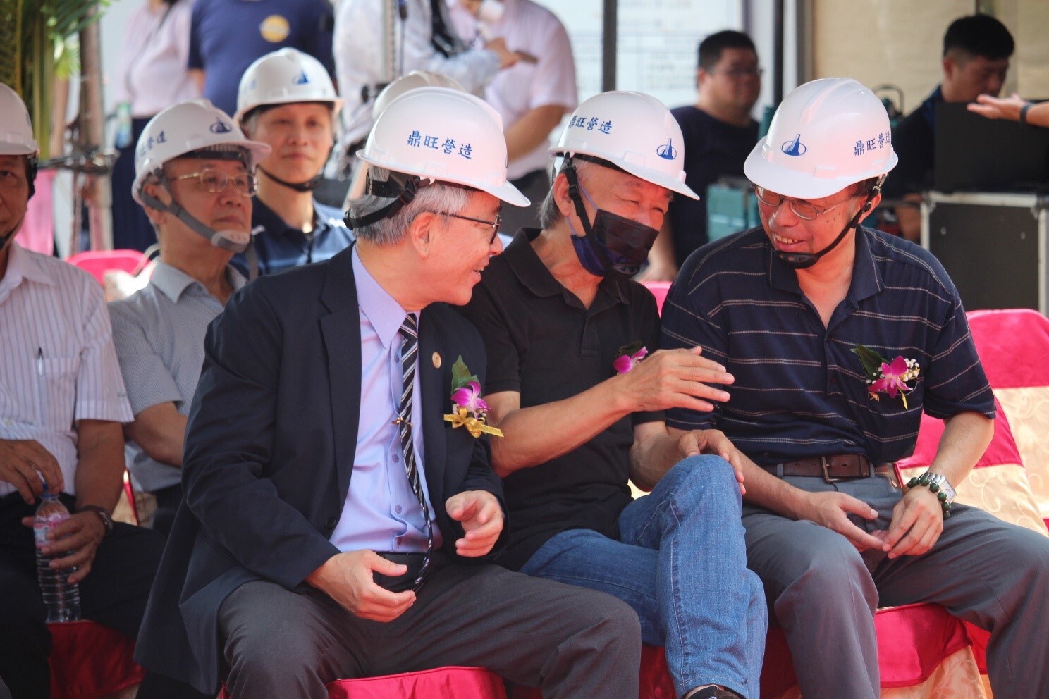 喜慶南屯校區學生宿舍新建工程上樑 校區建設邁入新的里程碑