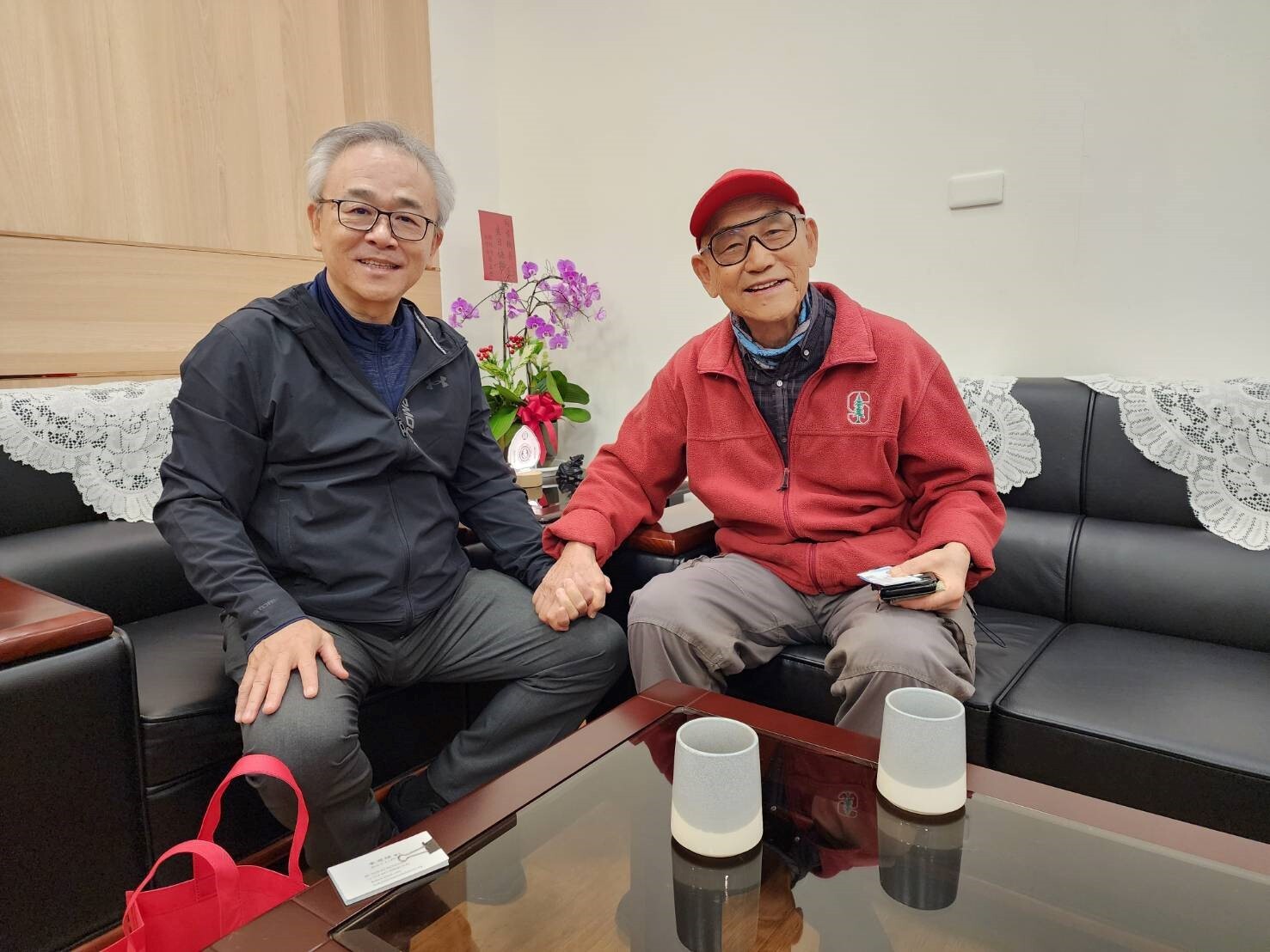 民國44年畢業，考上臺大法律系