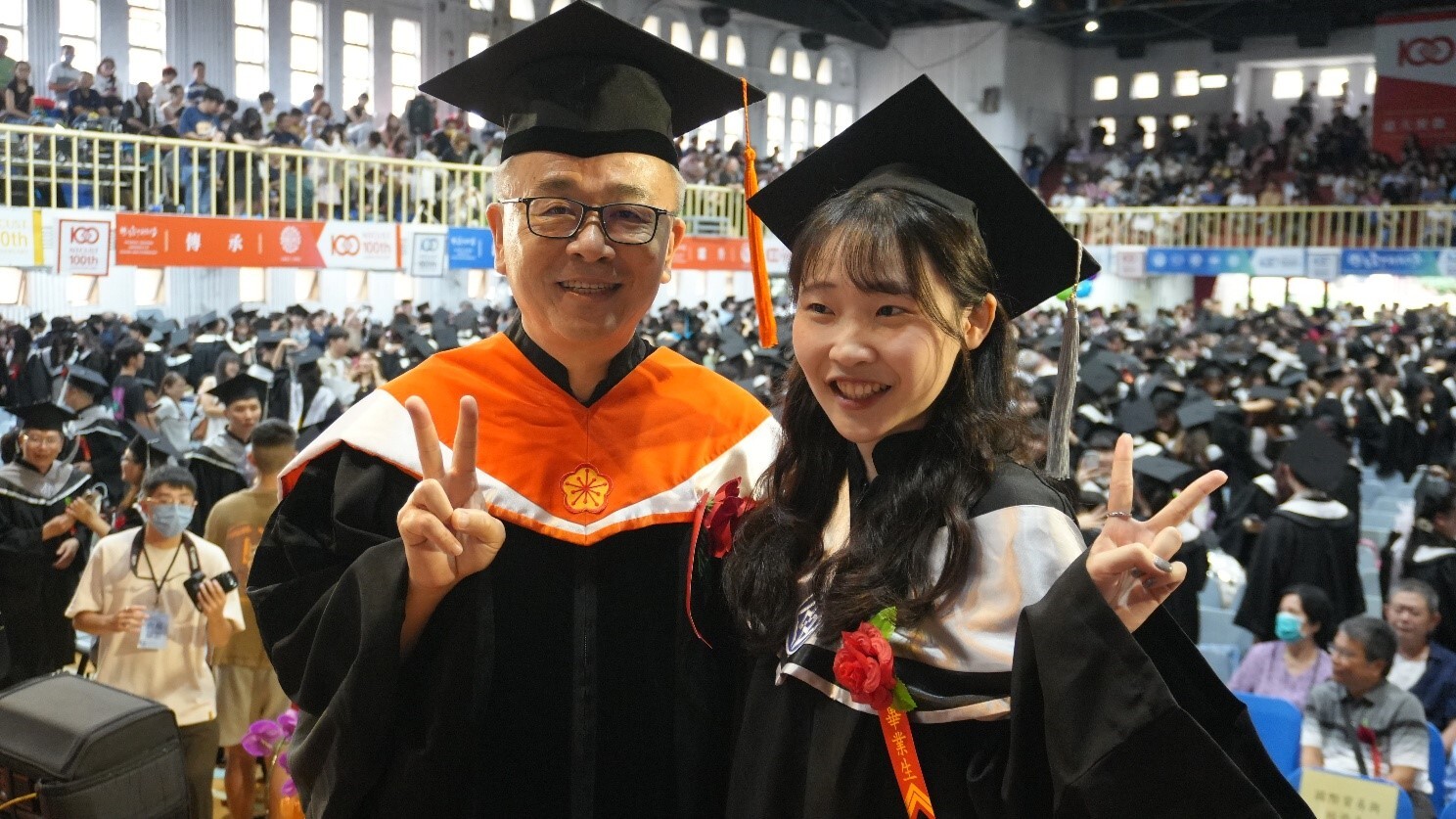 113學年度畢業典禮 畢業生帶著師長祝福前行