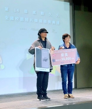 銅獎及指導老師感謝狀。（圖片來源：感動久久）