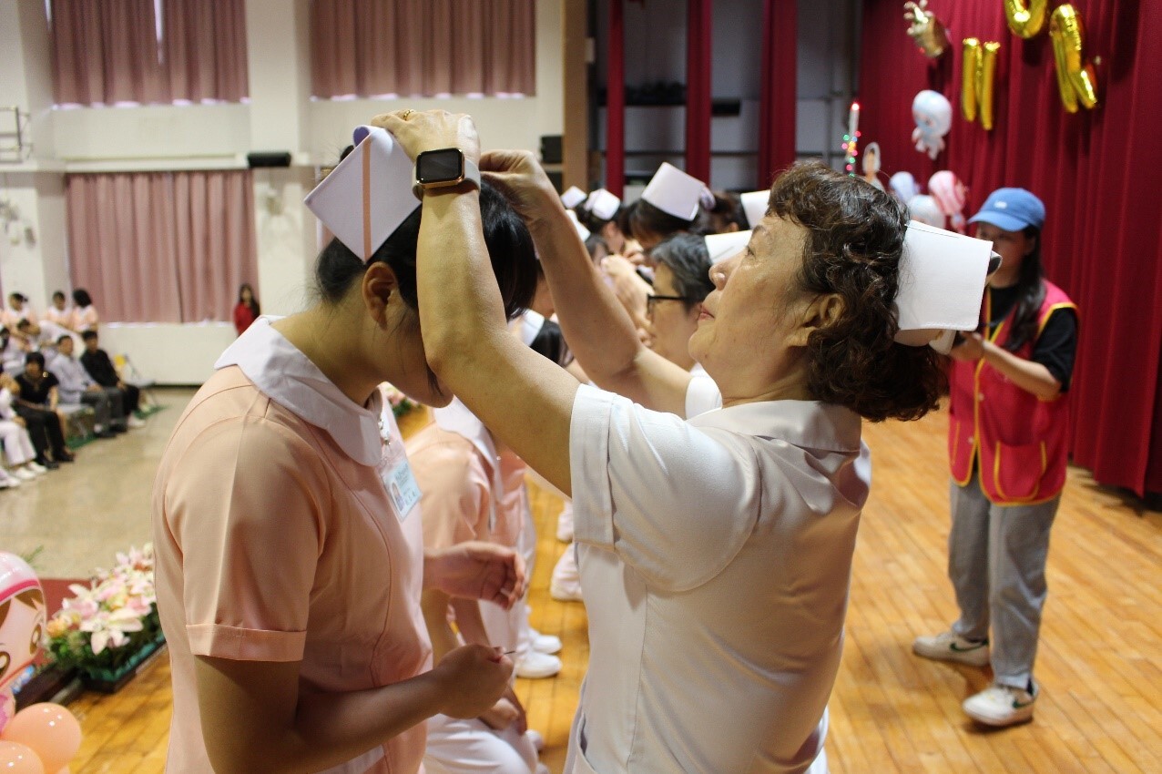 準護理師們加冠2