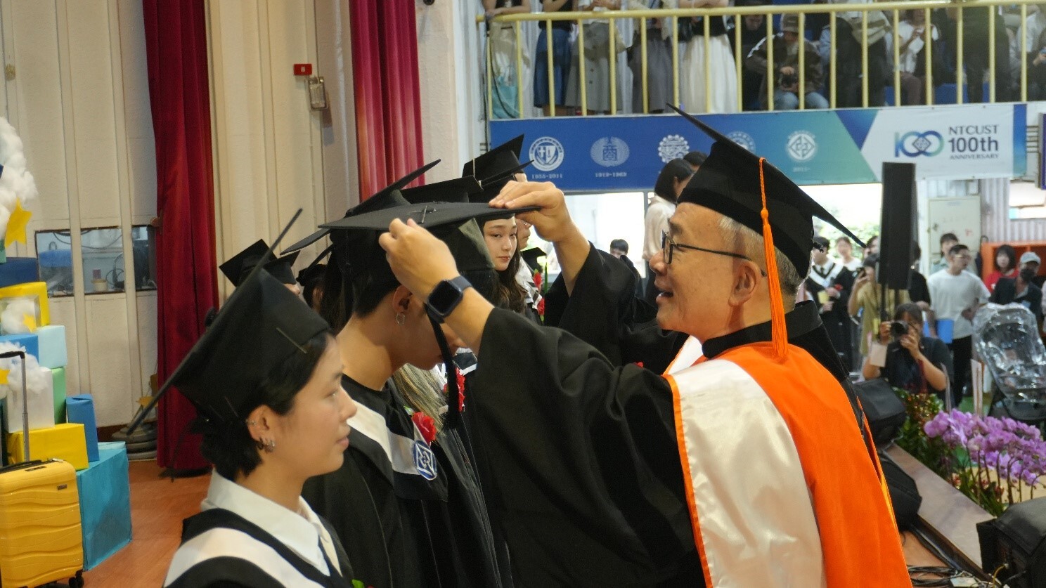 113學年度畢業典禮 畢業生帶著師長祝福前行