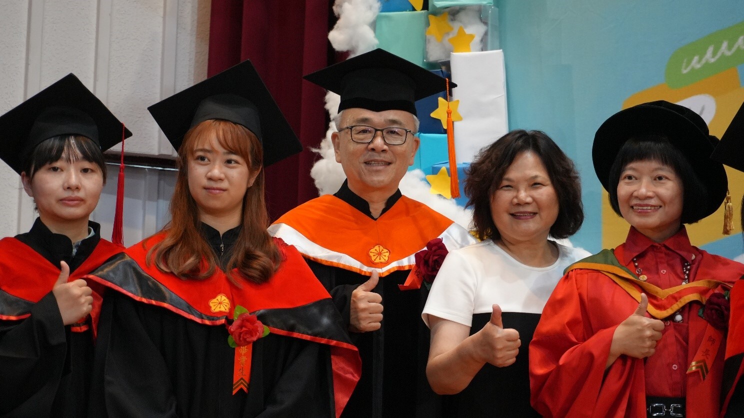 113學年度畢業典禮 畢業生帶著師長祝福前行