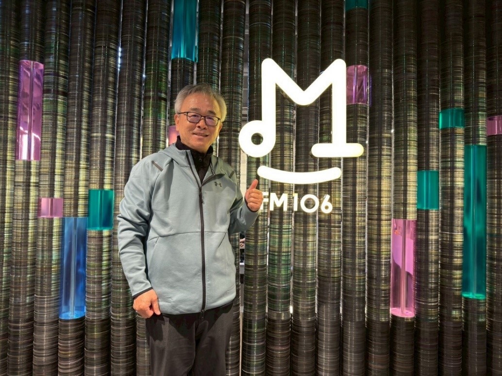 陳同孝校長在全國廣播電台「哈啦久一點」與聽眾空中相會2