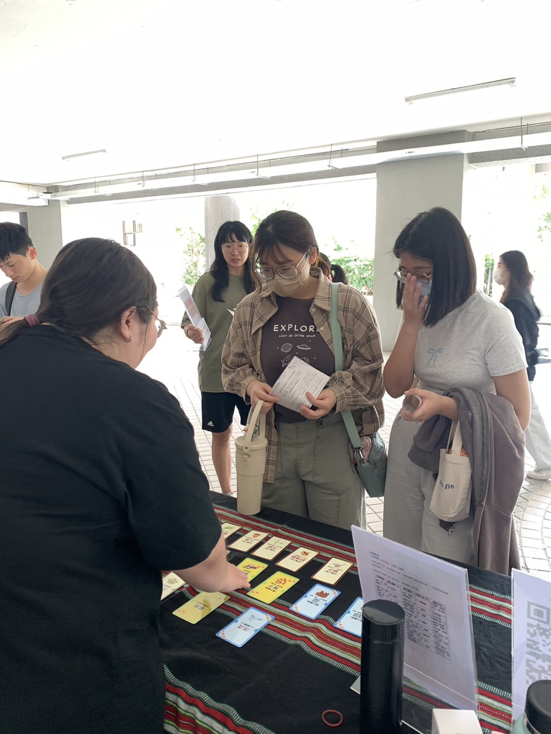 牌卡引導學生瞭解壓力因應方式