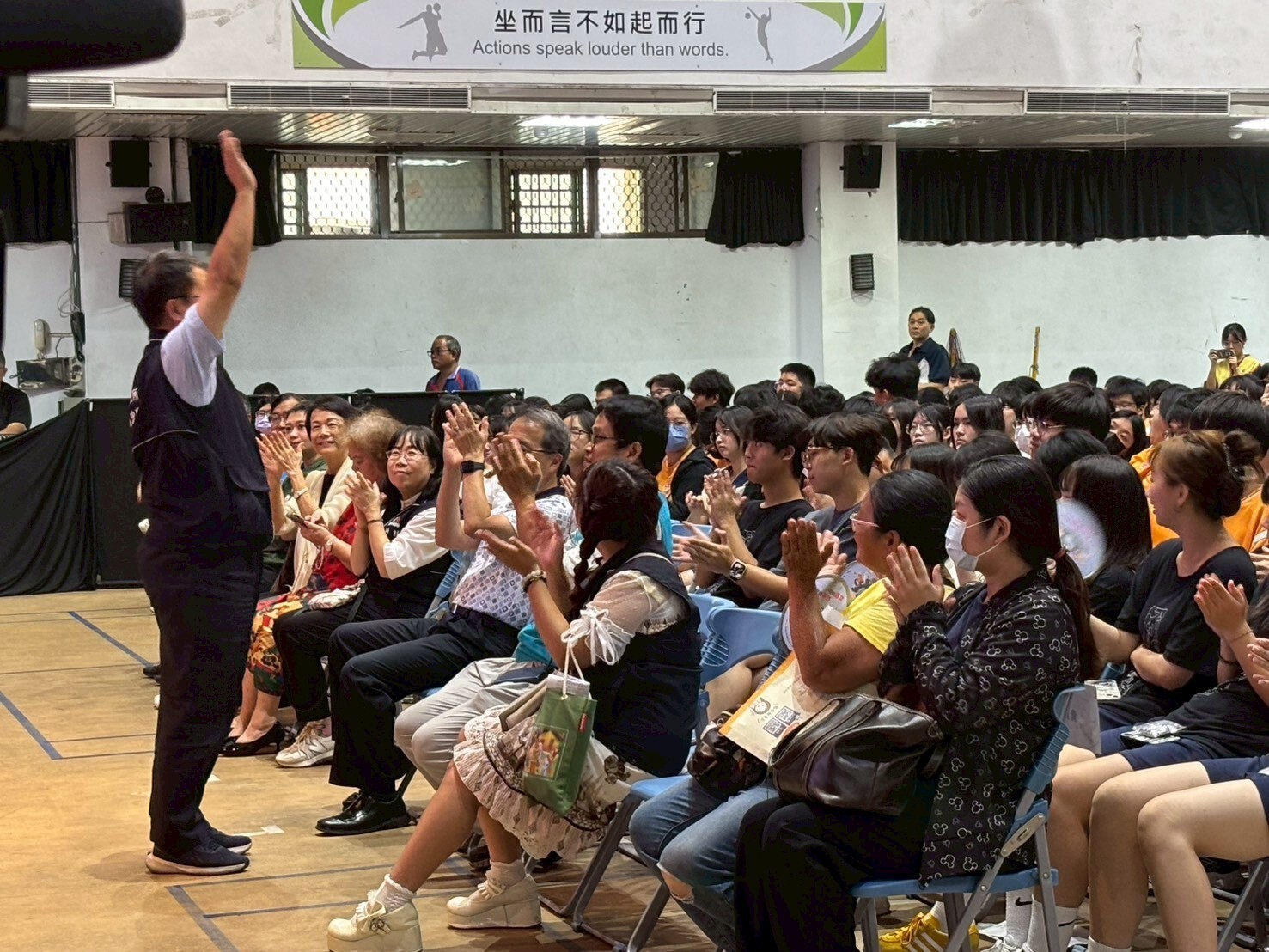 114-1服學組一日志工活動成果分享 114-1服學組一日志工活動成果分享