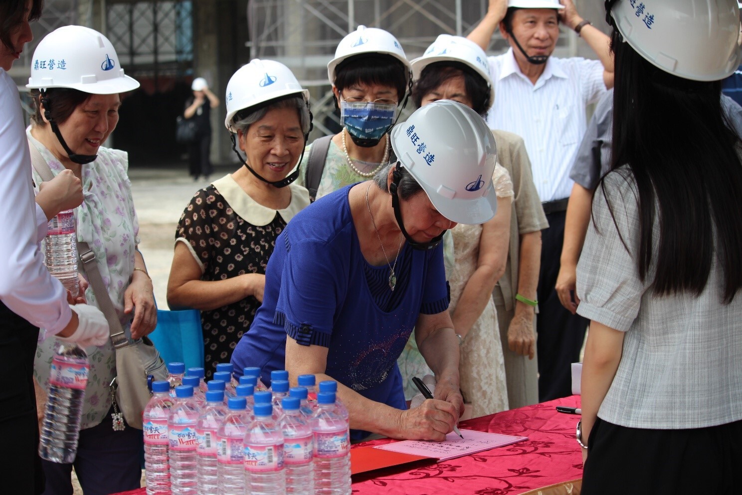 喜慶南屯校區學生宿舍新建工程上樑 校區建設邁入新的里程碑
